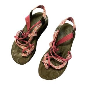Chaco pink strappy outdoor hiking & water sandals women’s 9